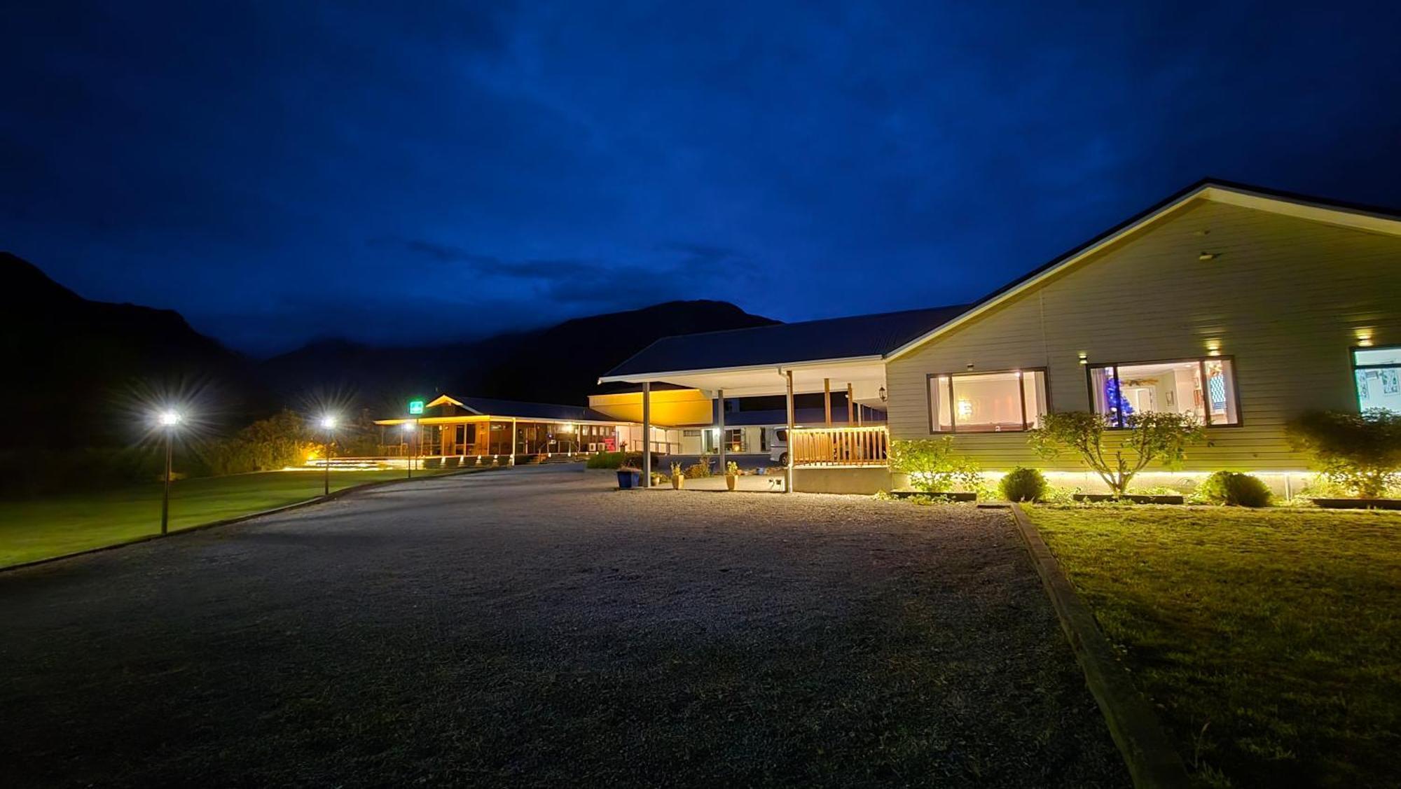 High Peaks Hotel Ледник Фокса Экстерьер фото